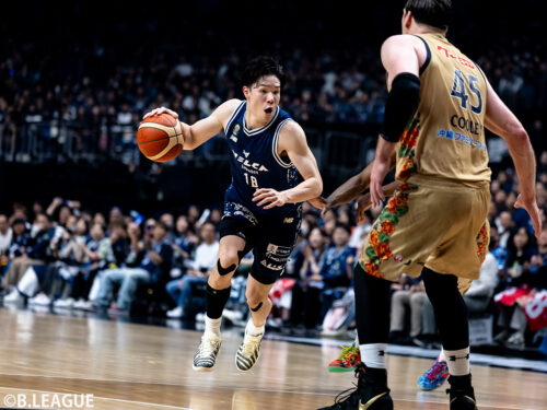 長崎の前に立ちはだかった“横アリの壁”…馬場雄大が「自分がしっかり先頭切ってプレーしないといけない」