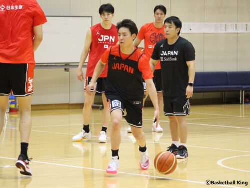 大ケガを経て代表復帰の佐々木隆成「早いペースに持っていくのが仕事」…新体制で躍動誓う