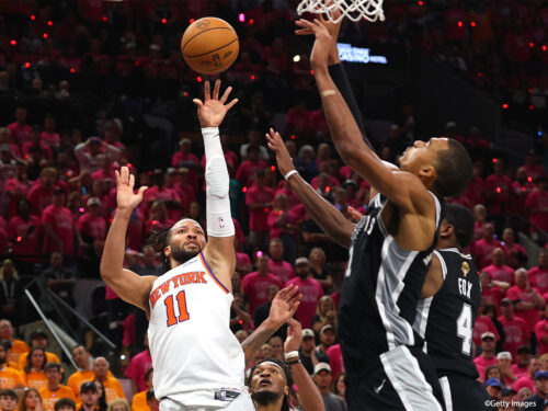 王者を決めるNBAファイナルがスタート…ニックスが敵地でスパーズとの熱戦を制す