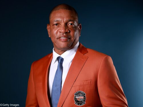 今年コーチとして殿堂入りしたドック・リバースが『NBC Sports』のアナリストへ就任