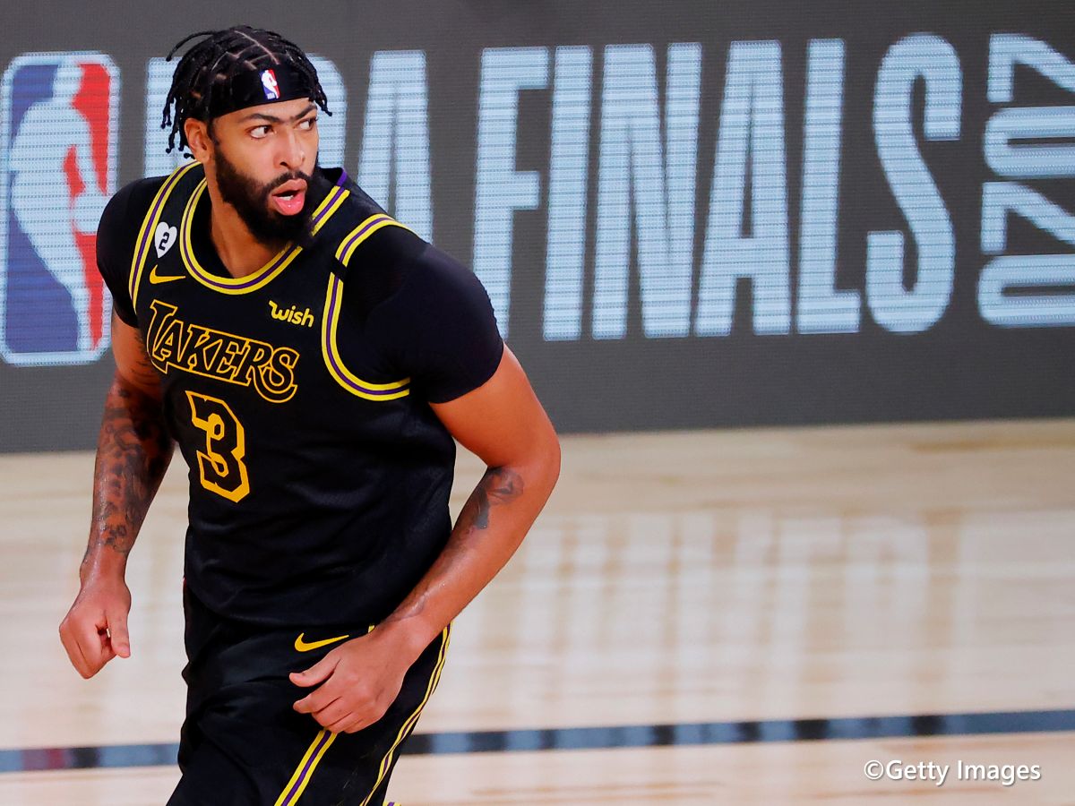 レイカーズ、アンソニー・デイビスの凱旋試合に合わせて優勝リングの レイカーズ、アンソニー・デイビスの凱旋試合に合わせて優勝リングの