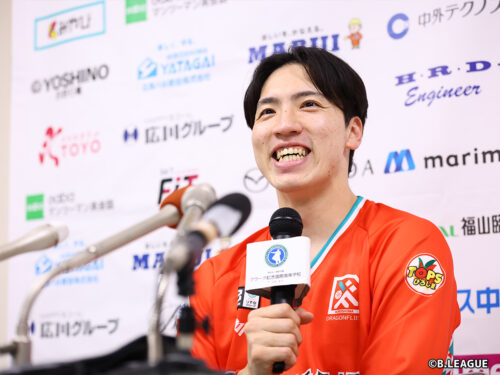 「ちょっと短かったはず」のシュートが吸い込まれた理由…山崎稜と広島ブースターが起こした残り0.8秒の奇跡